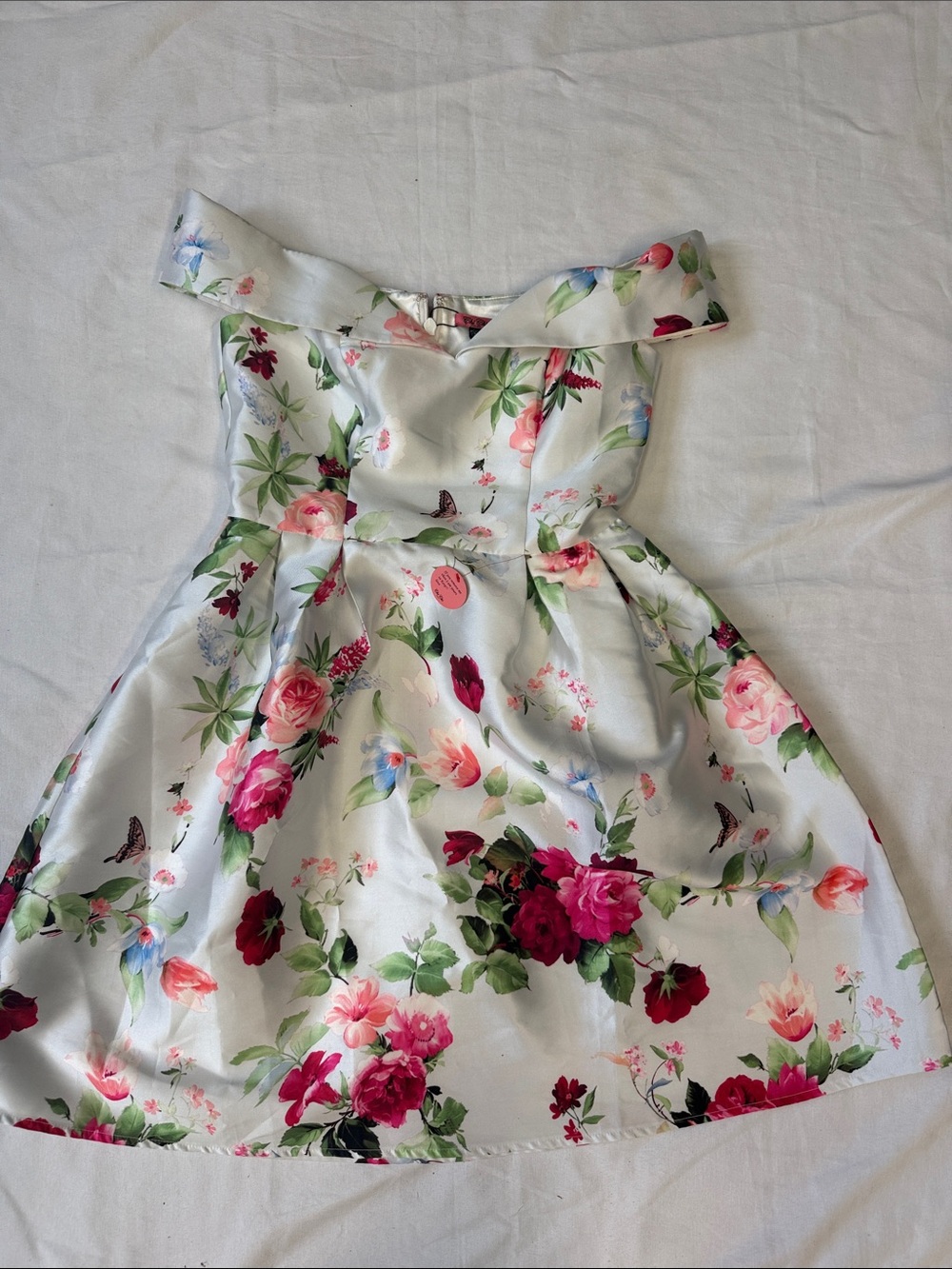 Chi Chi London Women’s White Floral Off-Shoulder Party Dress